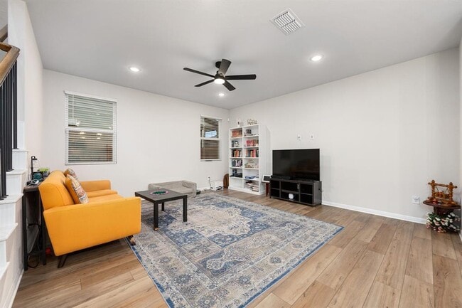 Building Photo - 236 Travis Ln