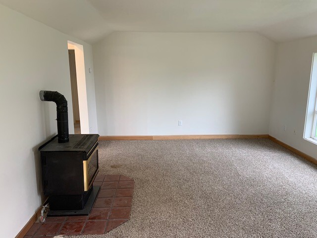 Building Photo - 3335 Coburg Rd