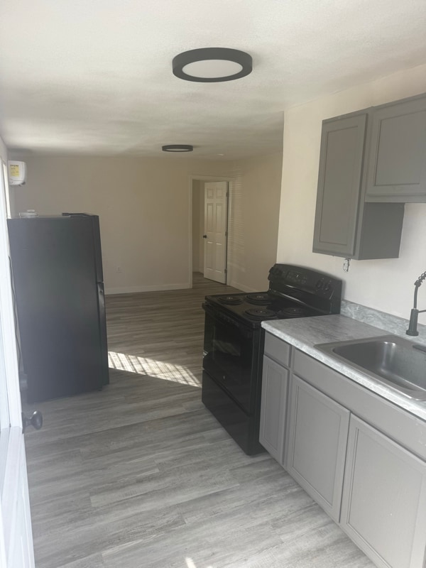 Building Photo - 1545 SE Ohio Ave