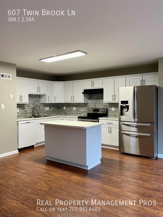 Brick townhome 3 Bed /2.5 Bath in Stafford 607 Twin Brook Ln Stafford