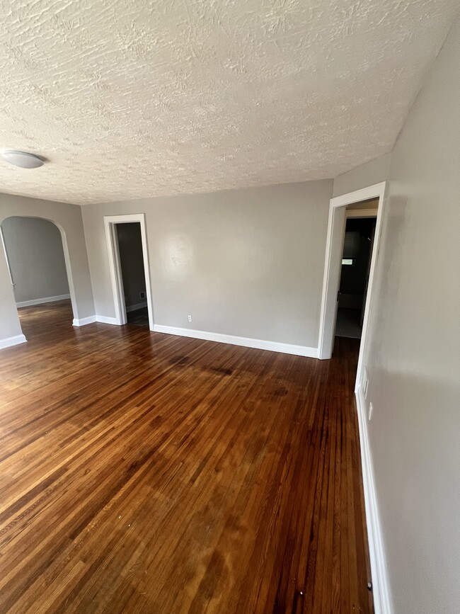 Building Photo - 1219 East Dr