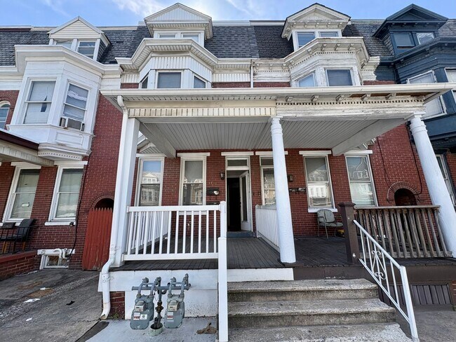 Building Photo - 118 S Richland Ave