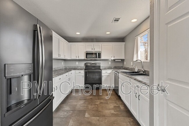 Building Photo - 9328 Garfield Way