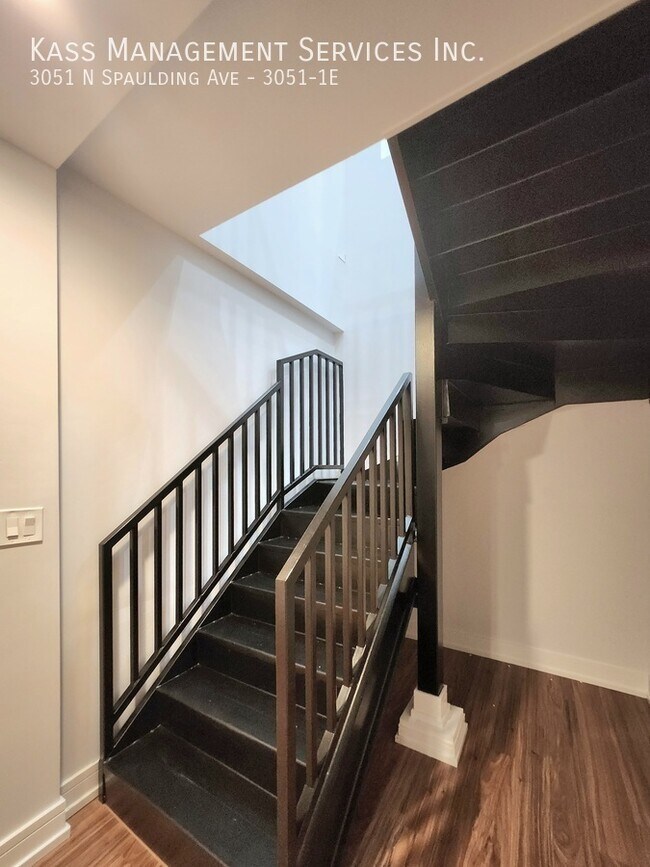 Building Photo - 3051 N Spaulding Ave