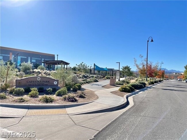 Building Photo - 2117 Thames View St