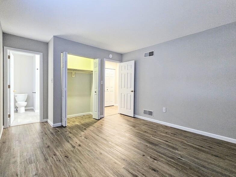 Building Photo - 35 Sunrise Cir