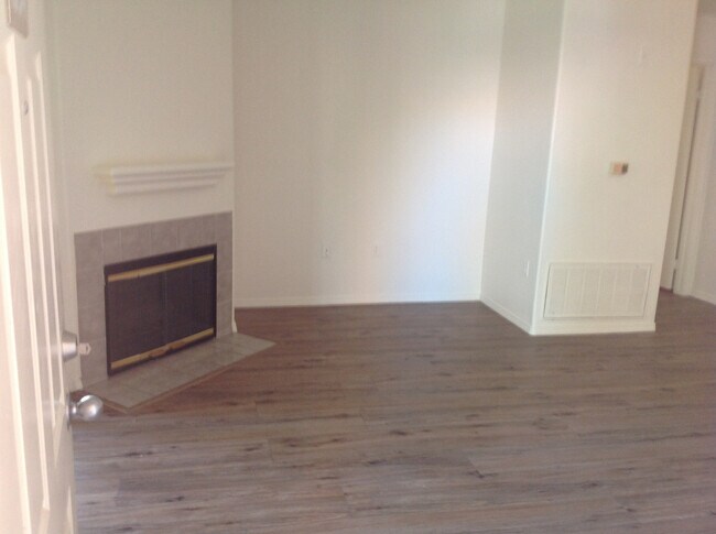 Building Photo - 3318 N Decatur Blvd