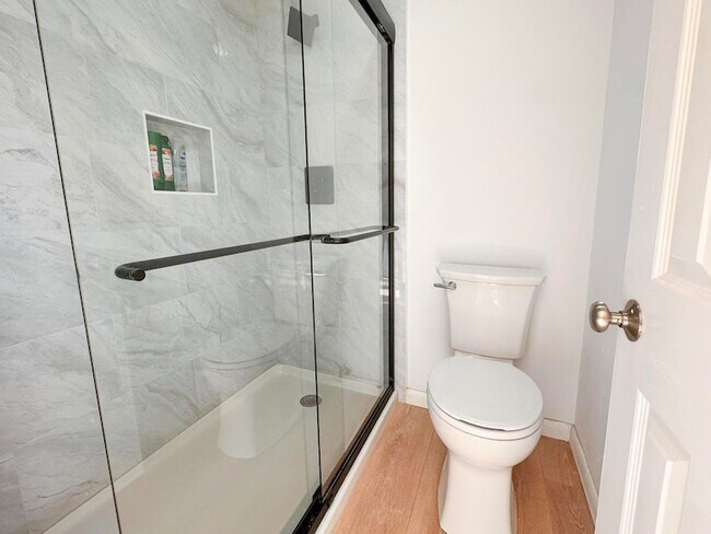 Building Photo - 225 SW Meadows