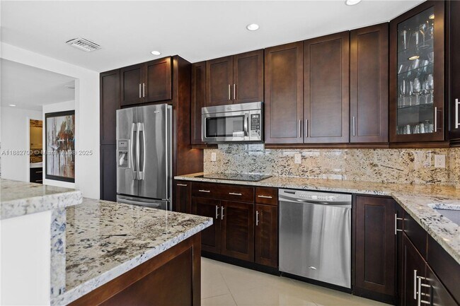 Building Photo - 9100 W Bay Harbor Dr
