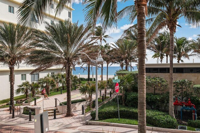 Building Photo - 2101 S Surf Rd