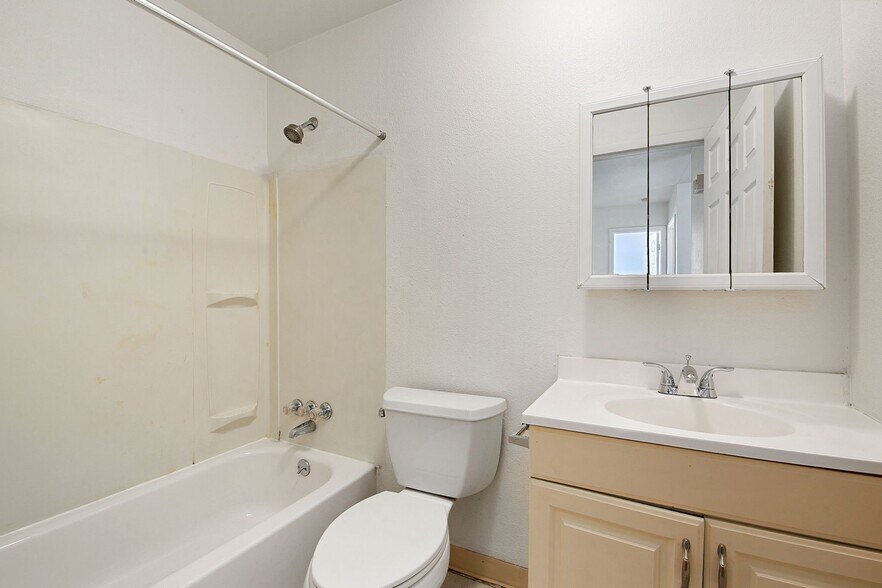 Building Photo - 4031 Goodell Ln