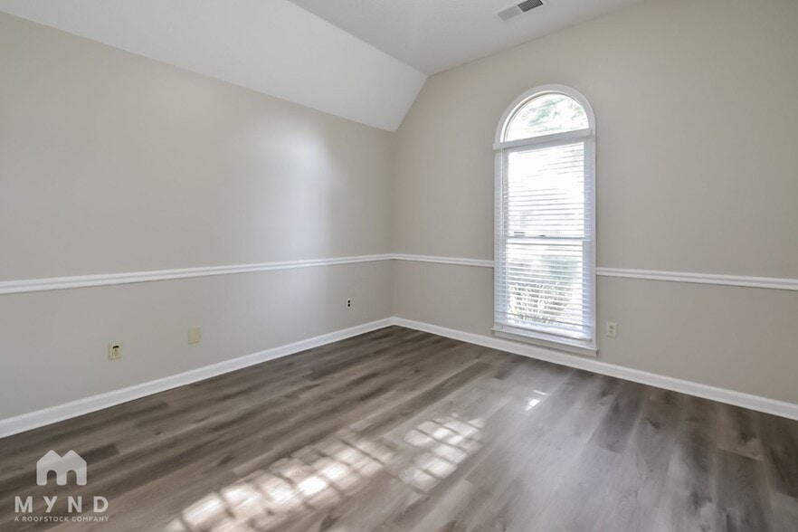 Building Photo - 9437 Bryant Trent Blvd