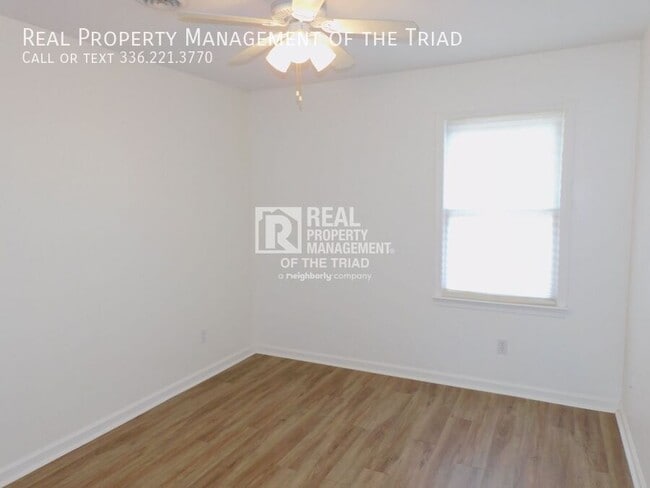 Building Photo - 3407 Park Hill Dr