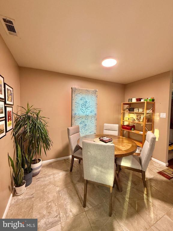 Building Photo - 5500 Woodlawn Manor Ct