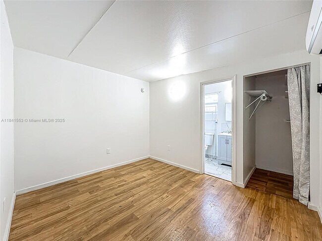 Building Photo - 1110 N 58th Ave