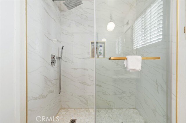 Building Photo - 883 Katella St