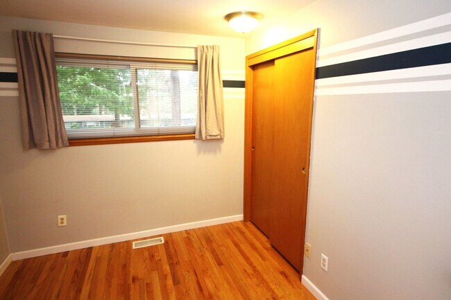 Building Photo - Beautifully Renovated Home in the Heart of Normandy Park