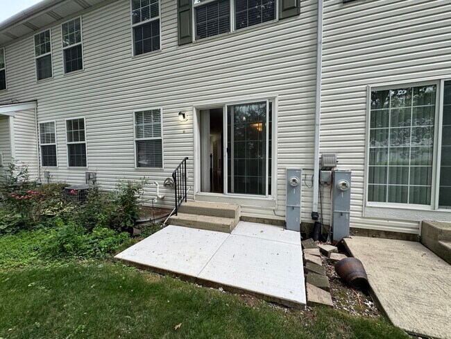 Building Photo - 2399 Stoughton Cir
