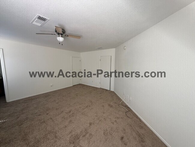 Building Photo - Three bedroom home in Mesquite Ranch