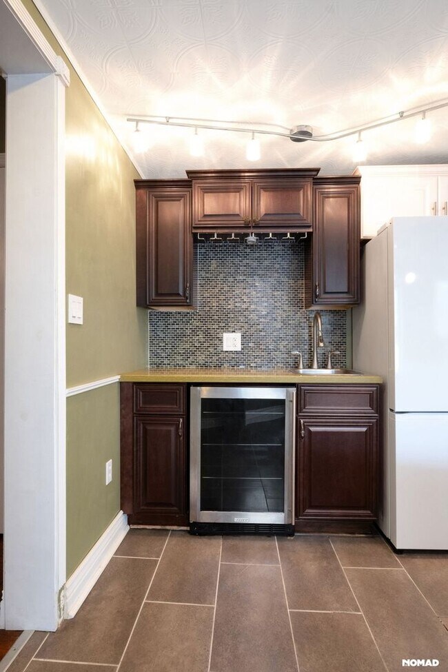 Building Photo - Charming 3BR House in Pittsburgh