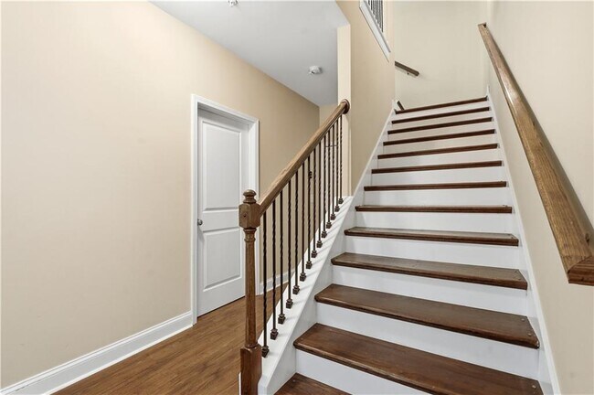 Building Photo - 2270 Tenor Ln
