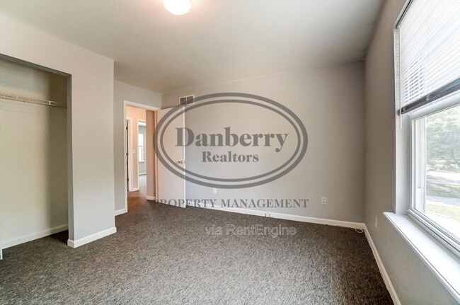 Building Photo - 3704 Willow Run Dr