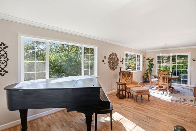 Building Photo - Lovely Monterey Single Family Home in the Mar Vista Neighborhood! (UNFURNISHED)