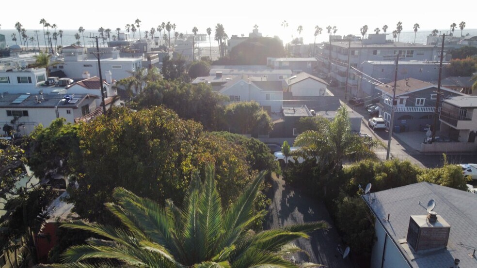 a block from the beach (1 minute walk) - 2925 Strongs Dr