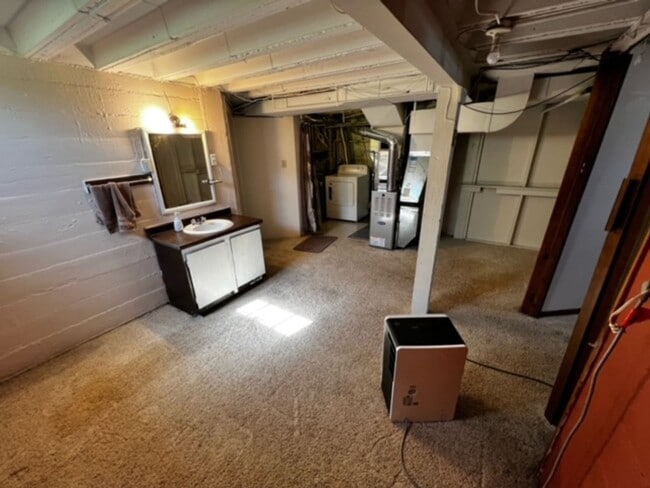 Building Photo - 8906-8908 Hilton Str,