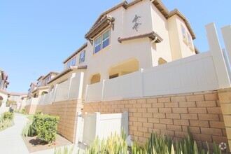 Building Photo - 1714 Presidio Pl