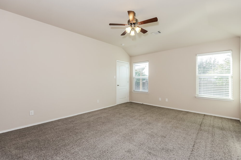 Building Photo - 409 Roundrock Ln