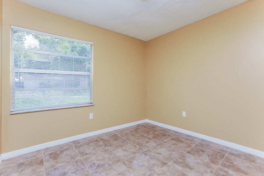 Building Photo - 5343 Broken Pine Cir