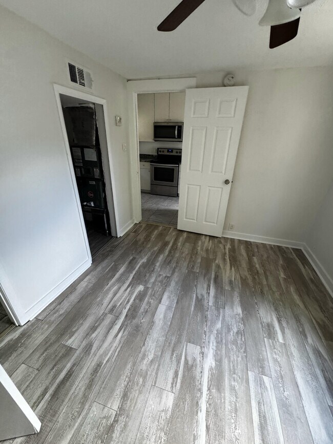 Building Photo - 315 N K St