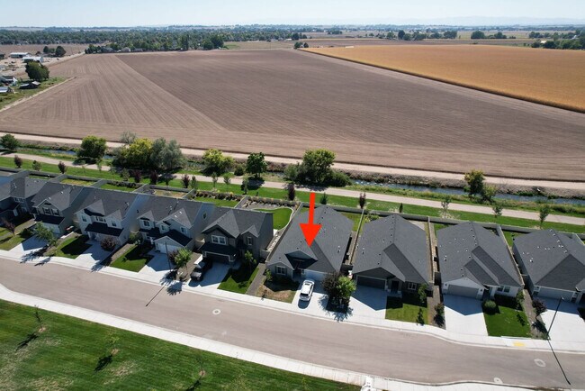 Building Photo - 4985 W Grand Rapids Dr
