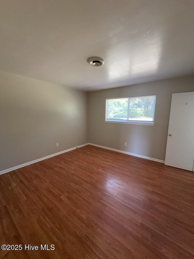 Building Photo - 415 Sterling Rd