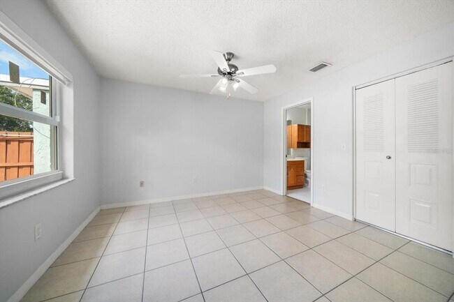 Building Photo - 5726 Ridgestone Dr