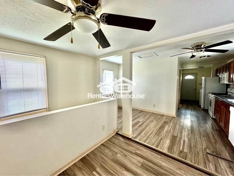 Building Photo - 703 Prairie St