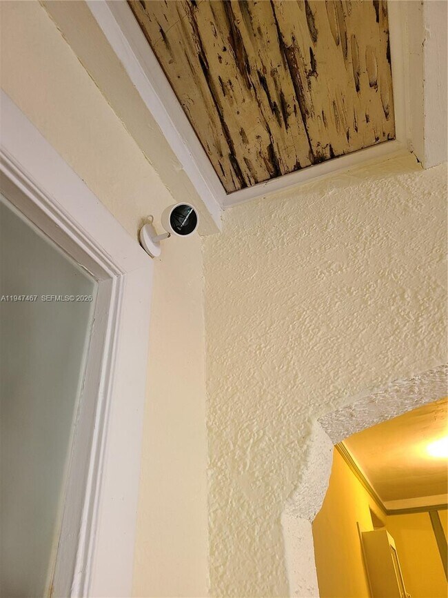 Building Photo - 900 16th St