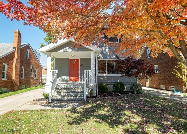 Building Photo - 6310 Hampstead Ave