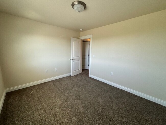 Building Photo - 115 Montalto Dr