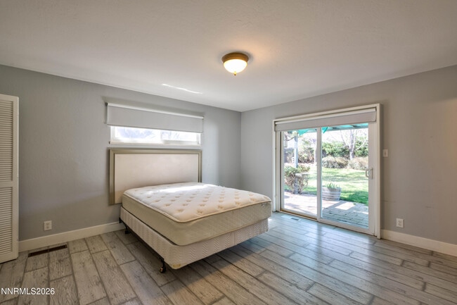 Building Photo - 12310 S Hills Dr