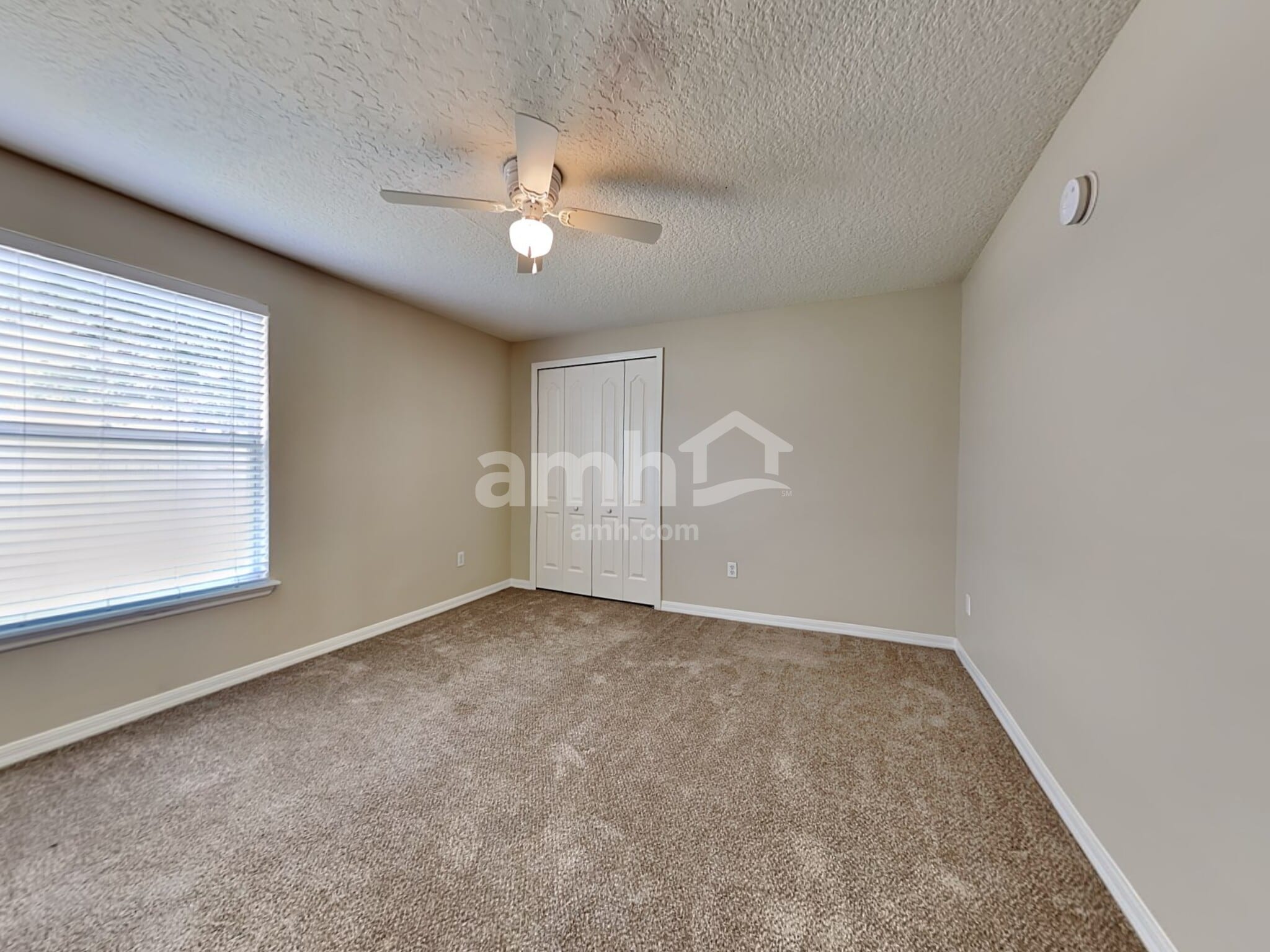 Building Photo - 10235 Meadow Pointe Dr