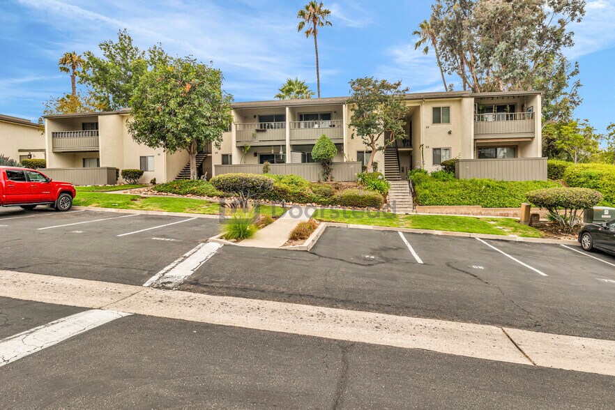 Building Photo - 9175 Campina Dr