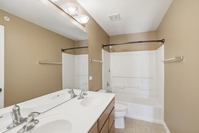 Building Photo - 715 Blue Ridge Dr