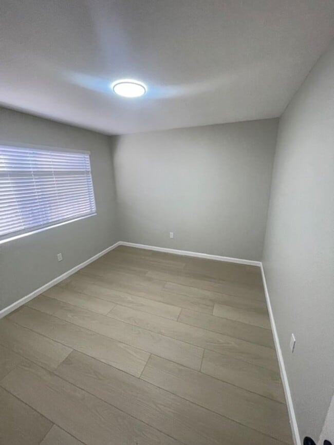 Building Photo - In the Heart of Atascadero