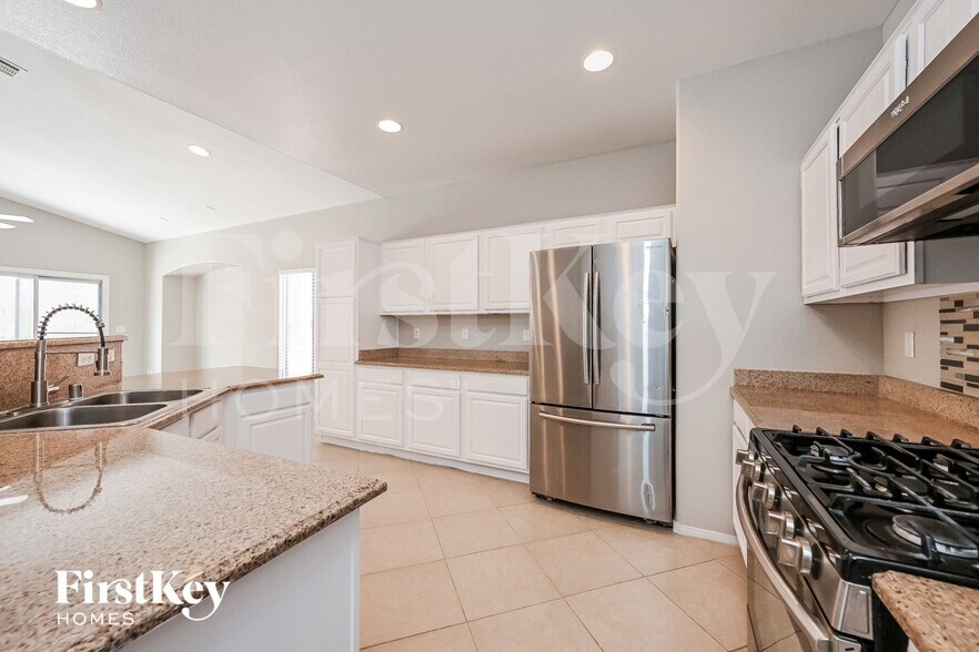 Building Photo - 10831 Vestone St