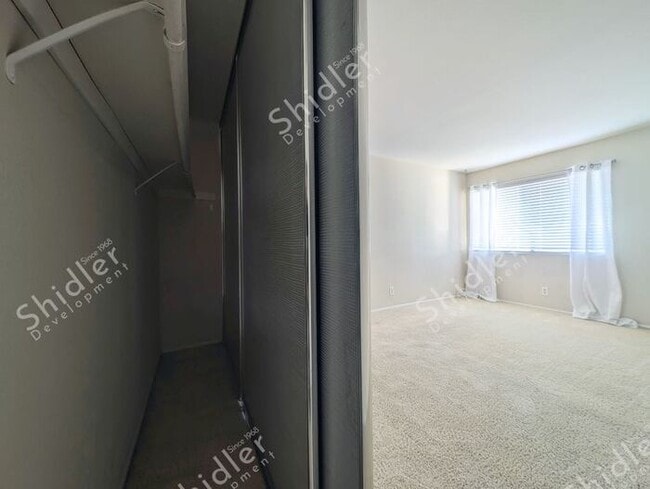 Building Photo - 2 Bed 1 Bath No one Above You