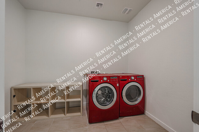 Building Photo - 4806 S 110th Ave