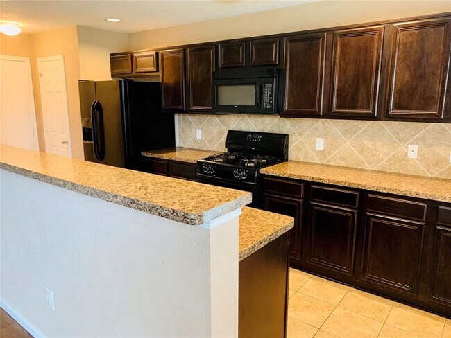 Building Photo - 15902 Arapaho Bend Ln