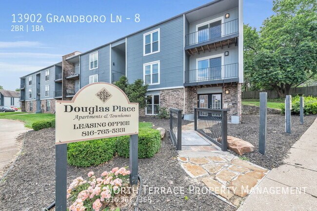 Primary Photo - Spacious, Renovated 2 Bedroom in Grandview